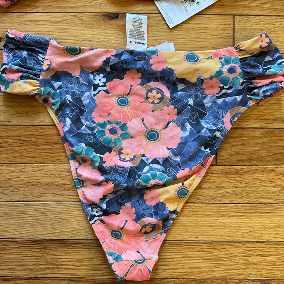 O’Niel Mission Beach one shoulder top & Long Beach high waist Cheeky size XXL - Picture 11 of 14